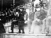 La un meci de fotbal din timpul pandemiei de gripă spaniolă, 1918.