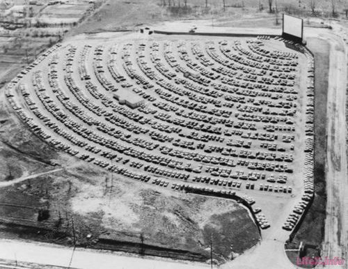 Autocinema în South Bend, Indiana,  SUA, 1950